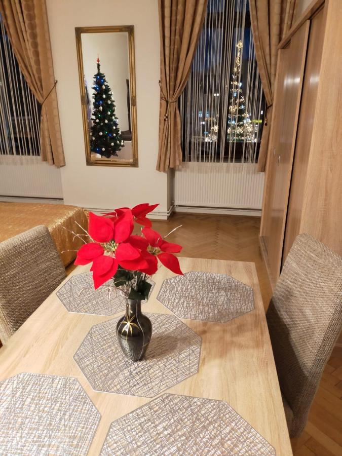 Apartament Piata Sfatului Braşov Buitenkant foto