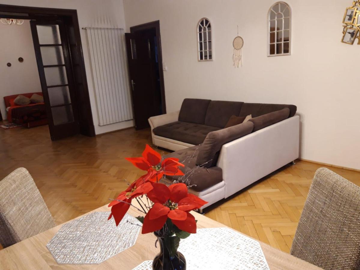 Apartament Piata Sfatului Braşov Buitenkant foto