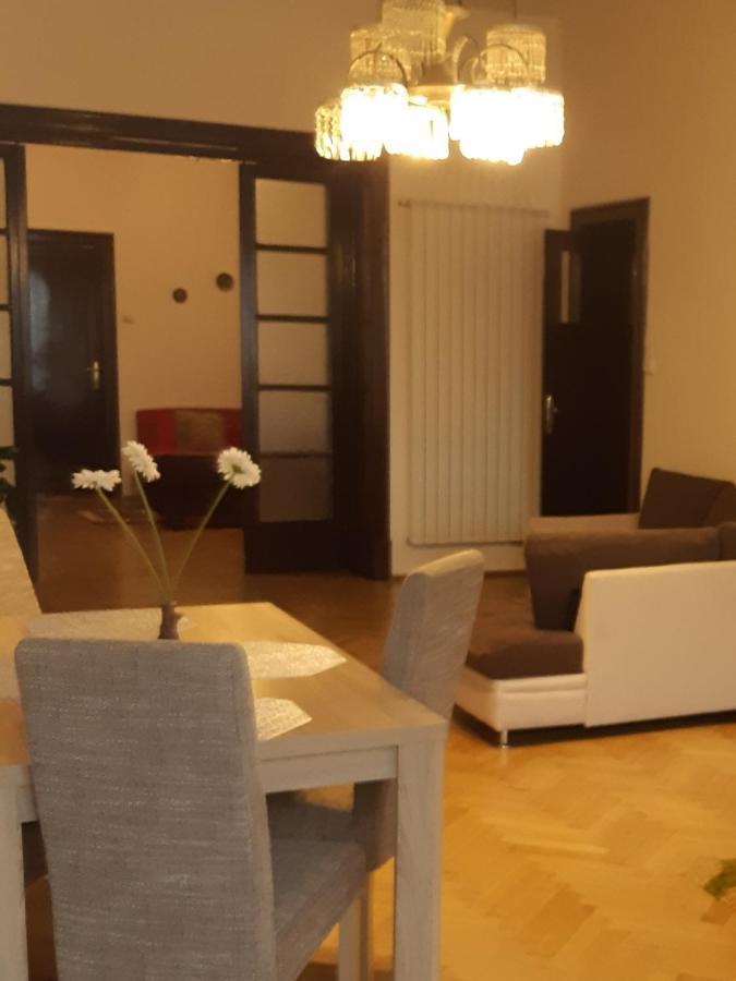Apartament Piata Sfatului Braşov Buitenkant foto