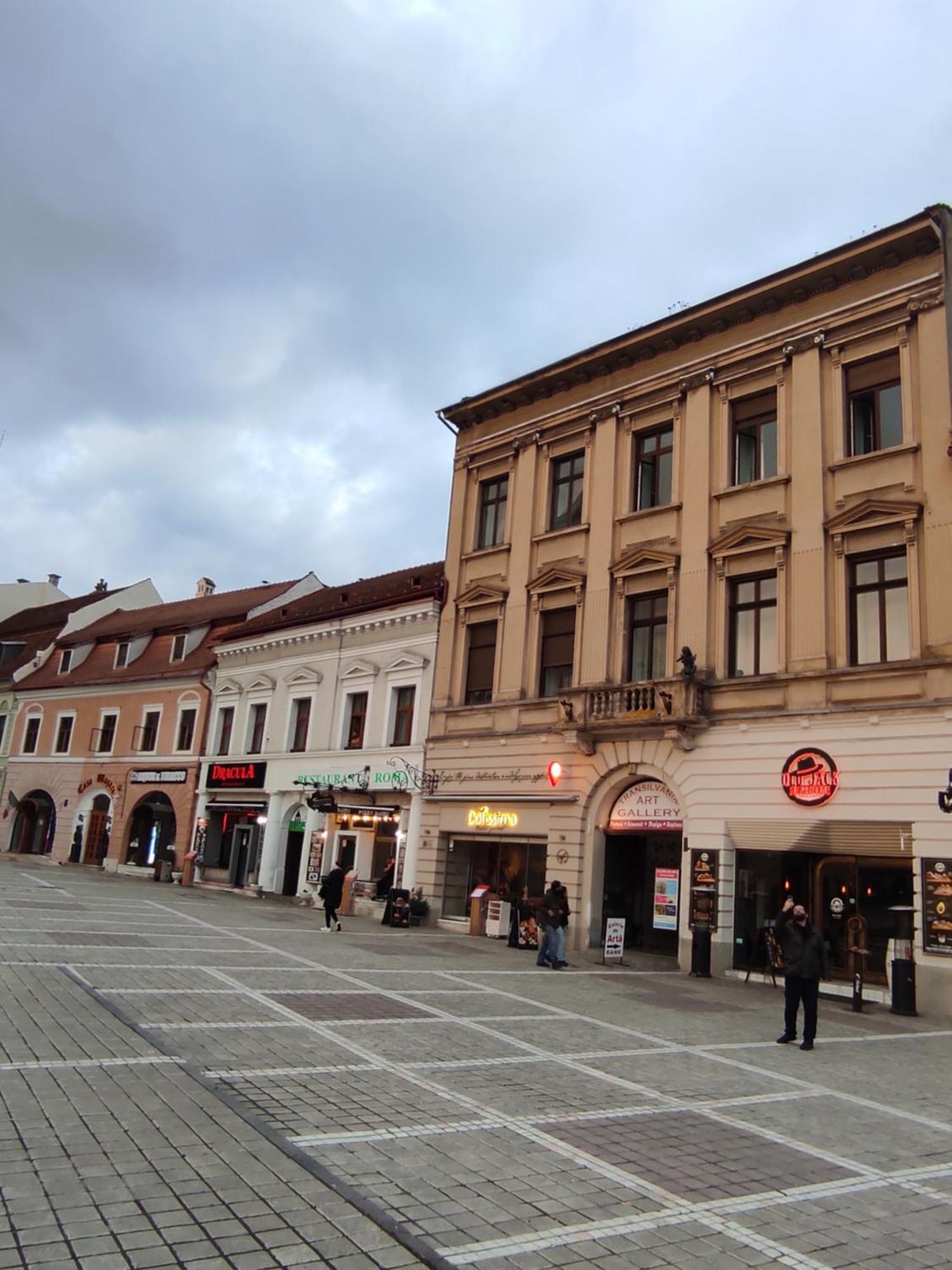 Apartament Piata Sfatului Braşov Buitenkant foto