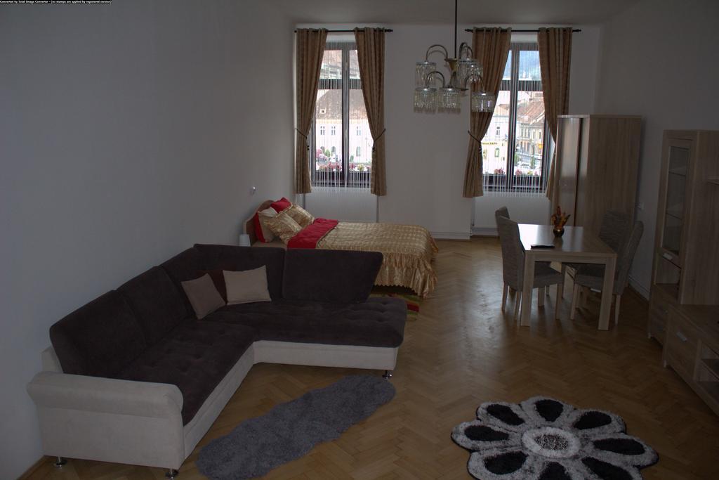 Apartament Piata Sfatului Braşov Buitenkant foto